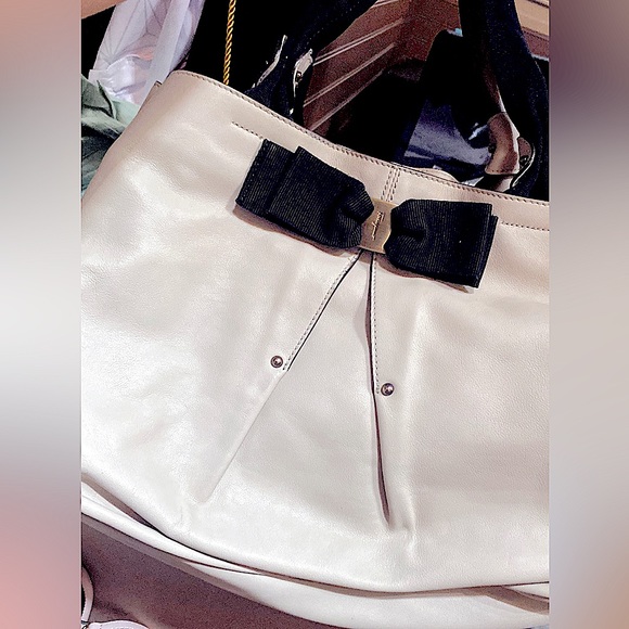 Salvatore ferragamo cute bow purse!